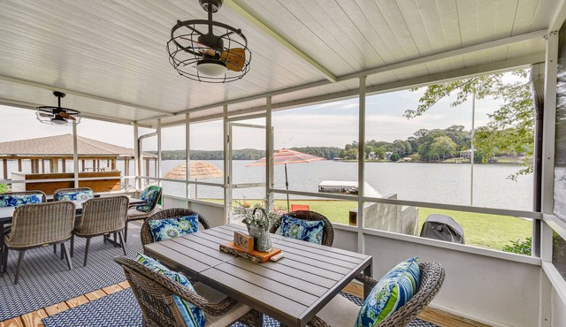 Lake Martin Retreat w/Private Dock & Boat Launch in Dadeville