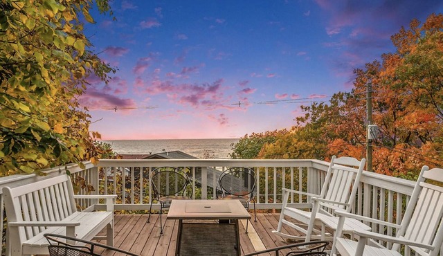 Lake Michigan Sunset Views from updated Macatawa home w/private beach access in Holland