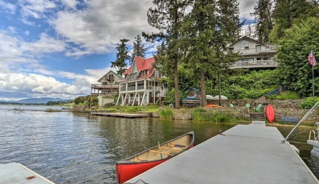 Lakefront Home with Hot Tub, Dock, & Sauna in Newman Lake