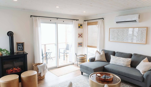 Lakefront Retreat with Kayaks, Fire Pit & Dock in Geneva