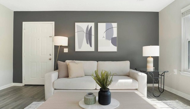 Landing | Stylish 1BD, Gym, Yoga Studio in Sarasota