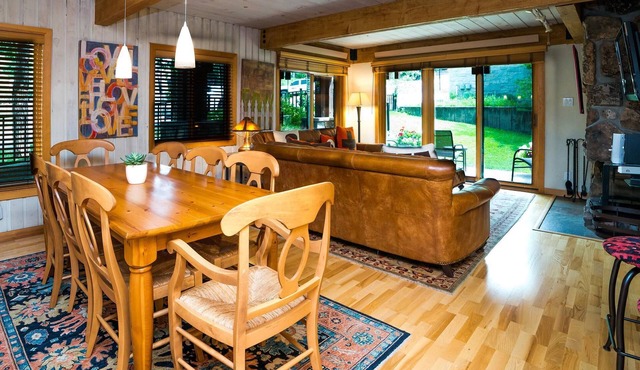 Lift One - Stylish three bedroom with walk-out patio in Aspen