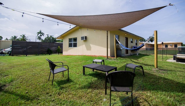 Light Up Front & Back | Queen Beds | Lake | Pet Ok in Pahokee