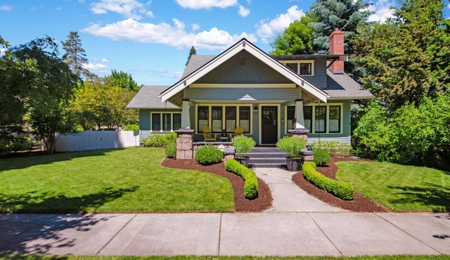 Located on Bend's most sought after historic district street, provides the perfe in Bend