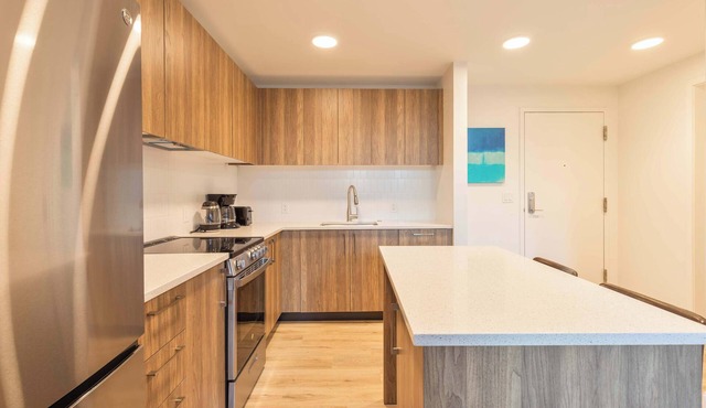 Lux Apartment w/Rooftop Views & Fitness Center in Boston