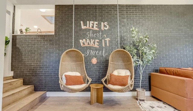 Luxury 5 BR Retreat|10 min to DT Denver|Hot Tub in Wheat Ridge