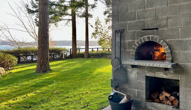 Luxury Waterfront Estate with Private Beach in Poulsbo