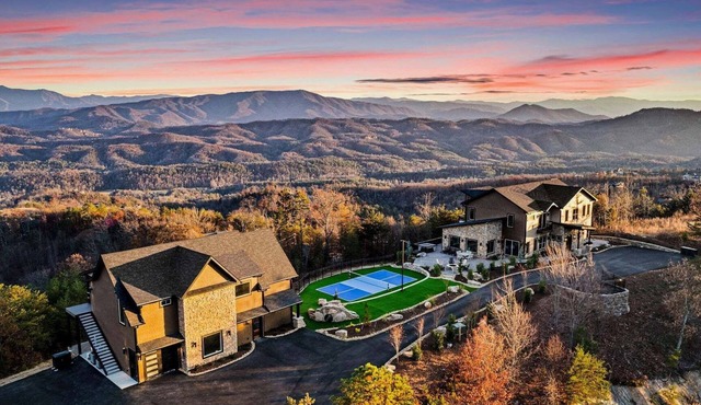 Majestic Paradise ~ Pickleball Court ~ Indoor Pool ~ Spectacular Views! in Sevierville