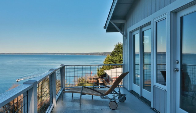 Marine View Bluff by AvantStay | Waterfront Views in Greenbank