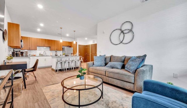 Mins➞Downtown/Med District★ Fully Stocked★24hr Gym★2Bds★2TVs in Augusta