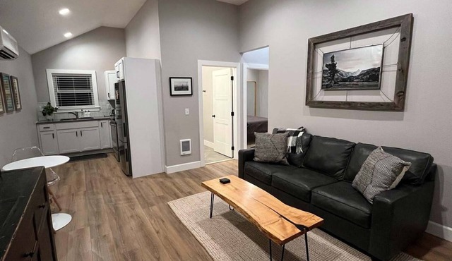 Modern Apartment 2 blocks from Manito Park in Spokane