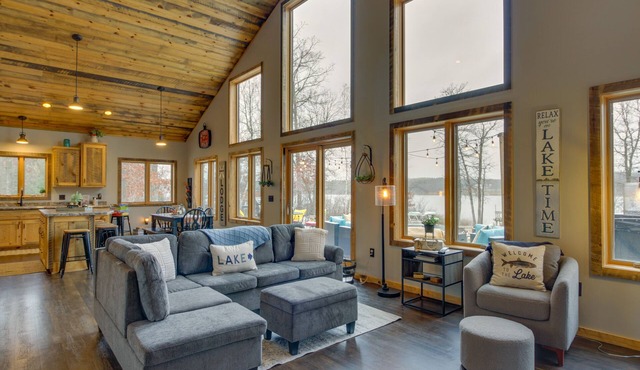 Modern Lakeside Chalet on Crow Wing Chain w/Dock! in Nevis