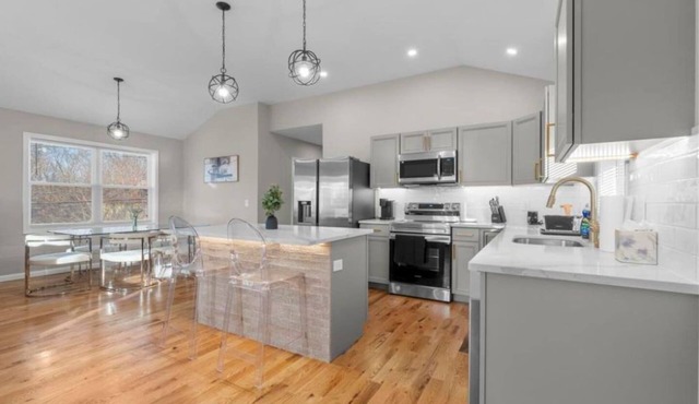 Modern Luxury, The Perfect Getaway Awaits in MIDDLETOWN