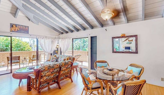 Molokai Condo with Wraparound Lanai, Pool, Tennis & Hot Tub in Maunaloa