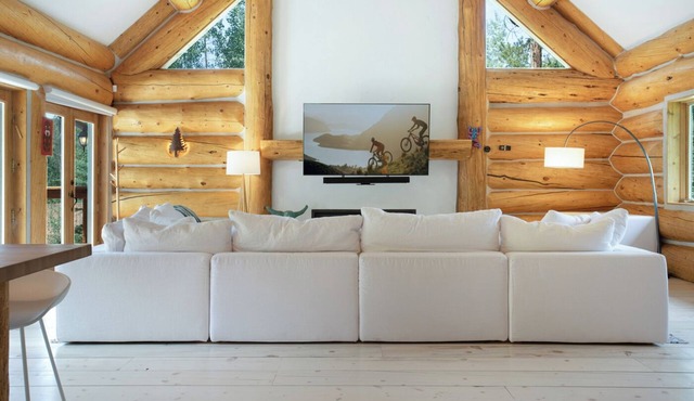 Mountain oasis for large groups! in Eagle County