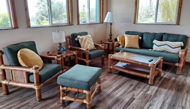NEW 2 bedroom hosted Tranquil Island Getaway in Hilo