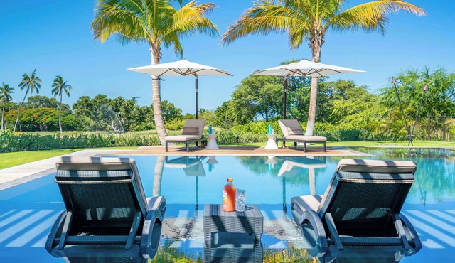 New Listing Stunning Zero Edge Pool & Spa Weekly & Monthly Discounts! in Waimea