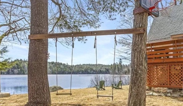 NEW Private Secluded Waterfront House on Quiet Lake in Raymond