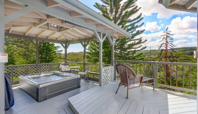 NEW! Queen w/Private Outdoor Gazebo Hot Tub Salt Water in Lawai