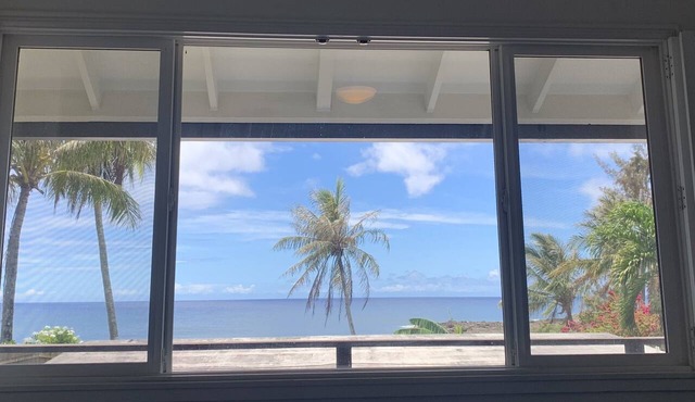 North Shore Beach House with Ocean View in Haleiwa