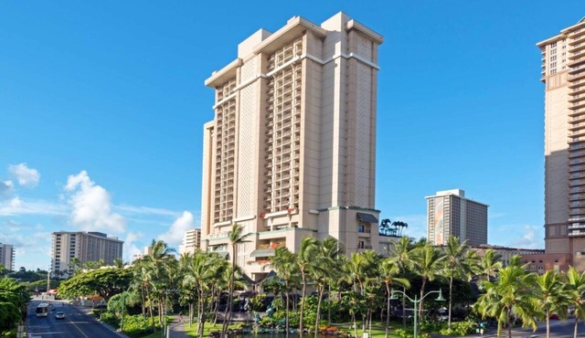 Oahu Resort 2 Bedroom Villa Sleeps 6 in Honolulu