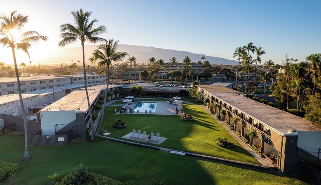 Ocean Getaway | Balcony | Pool Access | Onsite Parking | Shuttle | Pet Friendly in Kahului