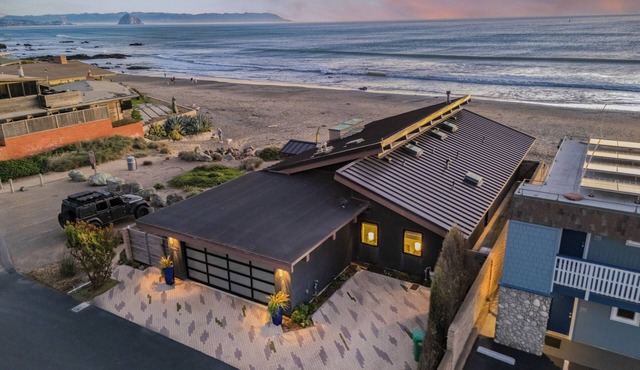Oceanfront Cayucos Home + On the Sand + Firepit + Views + Steps to Cayucos Pier in Cayucos