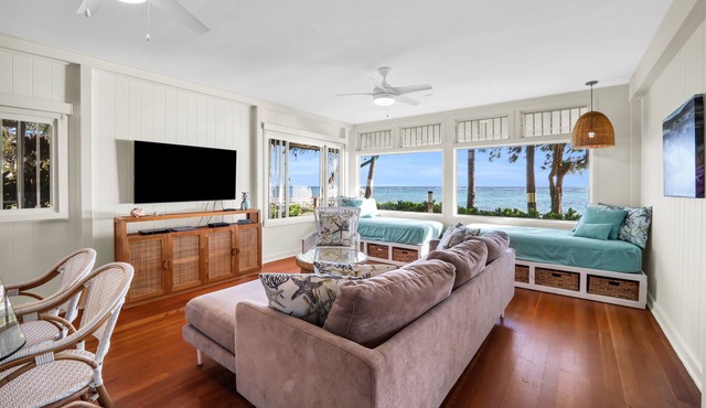 Oceanfront Paradise in Waimānalo Stunning Views & Hawaiian Sunrises in Waimanalo