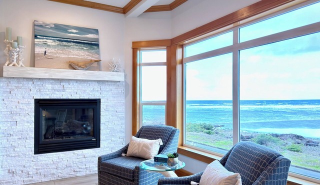 Oceanfront with 4 Suites in Seaside