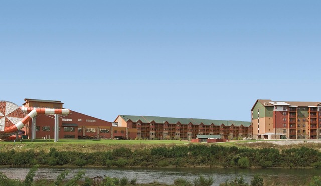 OFFICIAL LISTING | Wyndham - Great Smokies 2 BR: w Adventure Park, Pools, & Golf in Sevierville