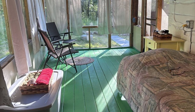 One-room cabin in terrific WI Driftless Area near city of Viroqua in Viroqua