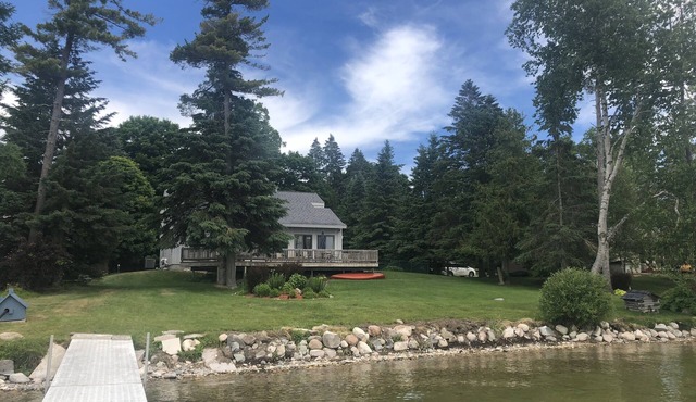 Palmer's Burt Lake Cottage - Private Dock! Waterfront! in Brutus