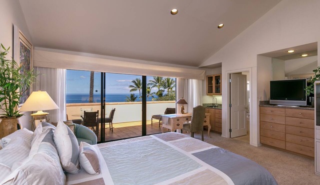 Panoramic Ocean Views - Makena Surf A203 in Wailea