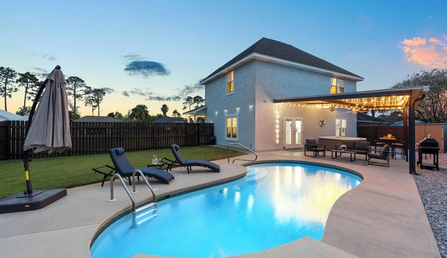 PCB Paradise Sands Oasis - Private Pool, Game Room, Hot Tub! in Panama City Beach