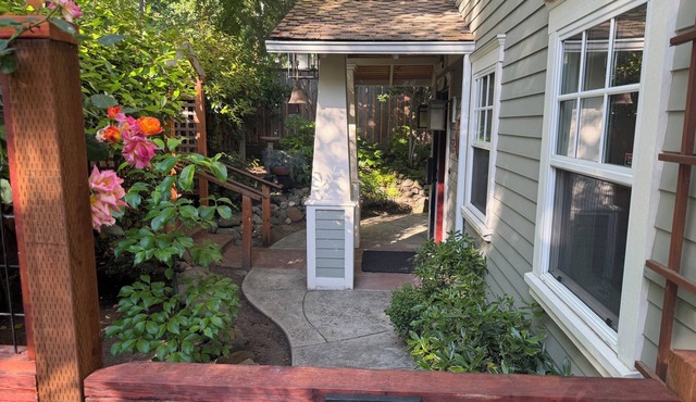 Peaceful 1-bedroom bungalow with AC in charming Ashland in Ashland