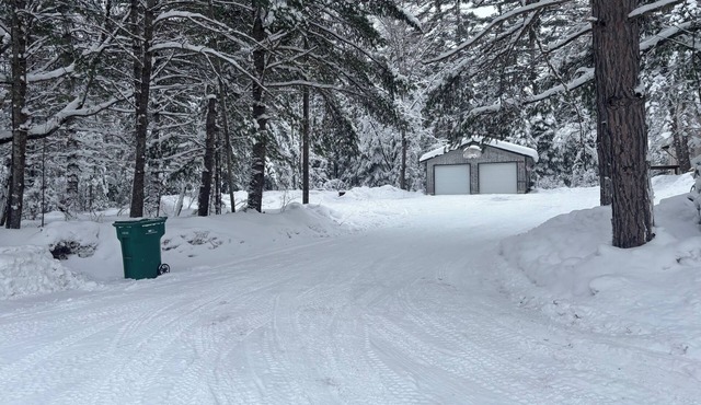 Perfect 4-bedroom house in Frederic for your next getaway. Plenty of parking! in Frederic