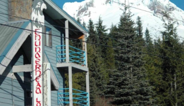 Perfect condo with heated outdoor pool in Government Camp in Government Camp