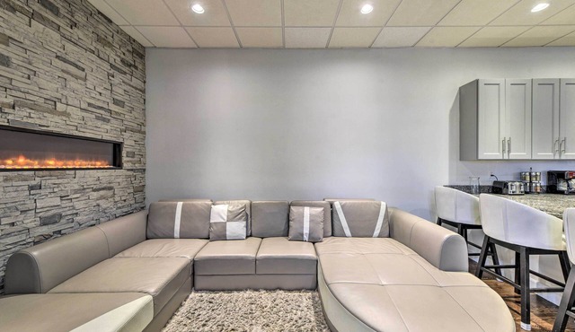 Pet-Friendly Apartment, 6 Miles to Downtown in Revere