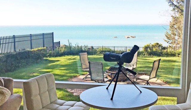 Pets welcome. Great Ocean View . Remodeled Kitchen. Fire Pit. BBQ Free WiFi. in Brookings