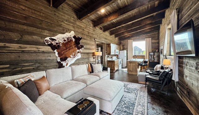 Pinion Pines Western Chalet #19 - A/C, Wi-Fi, Hot Tubs, CLEAN, Easy Access in Island Park