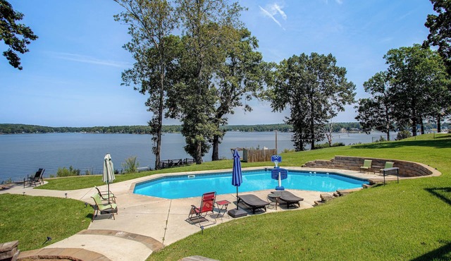 Pool, Dock & Sunset Views! Lake Wateree Retreat in Ridgeway
