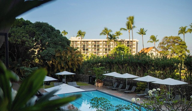 Poolside Peace Meets Island Play—Your Kona Getaway Starts Here l 4 Rooms