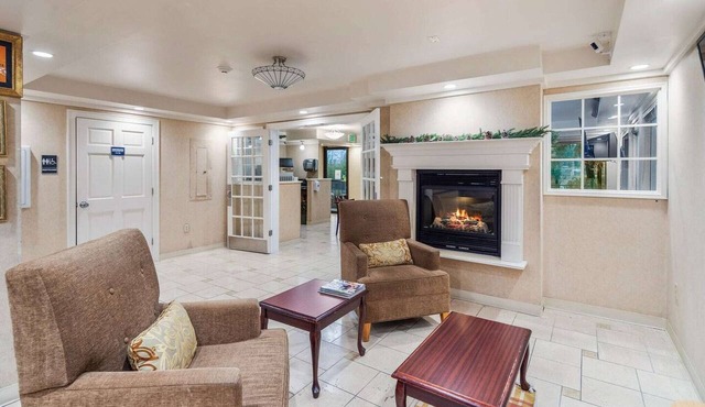Premium Queen Suite|Renton WA in Renton WA