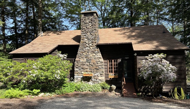Pristine Private Lakefront Cottage in West Hartland CT - Two Season Rentals in West Hartland