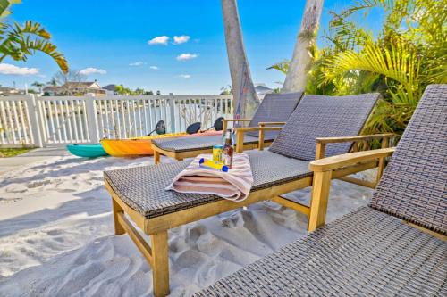 Private heated PoolGymGamesSaunaMassage Chair in Hernando Beach