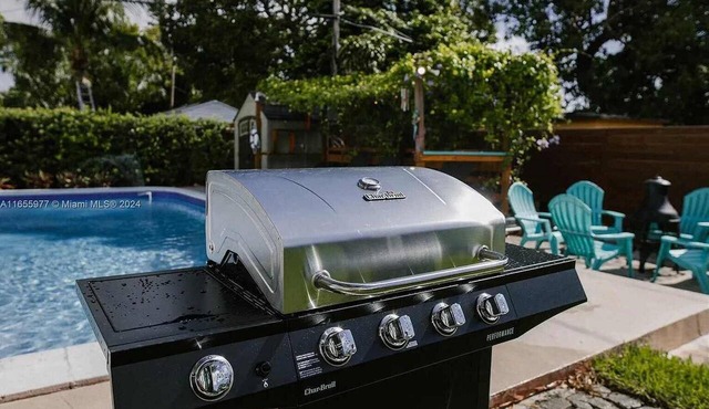 Private Pool Oasis Near Pompano Beach & BBQ Grill in Pompano Beach