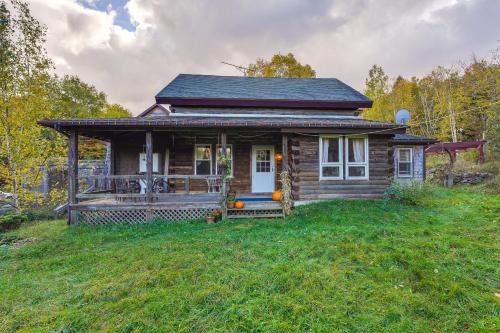 Private Yard & Deck: Adirondack Cabin Retreat! in West Chazy