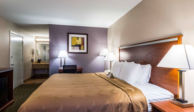 Quality Inn University near Downtown in San Marcos