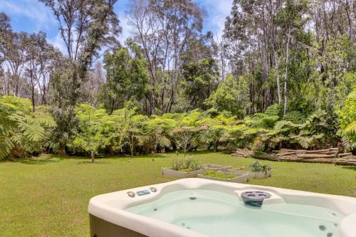 Rainforest Retreat w/Hot Tub: Mins to Nat'l Park! in Volcano