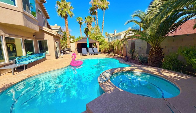 Relaxing & Luxurious Private Oasis w heated Pool/Spa 10 min from Las Vegas Strip in Henderson